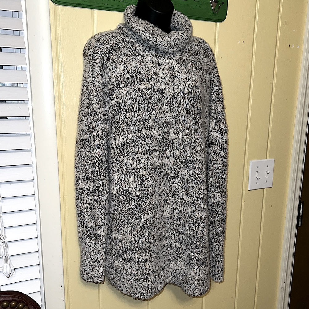 Lou & Grey LOFT Oversized Cowl Neck Chunky Acrylic Gray, Cream Sweater Size M/L - Picture 3 of 14